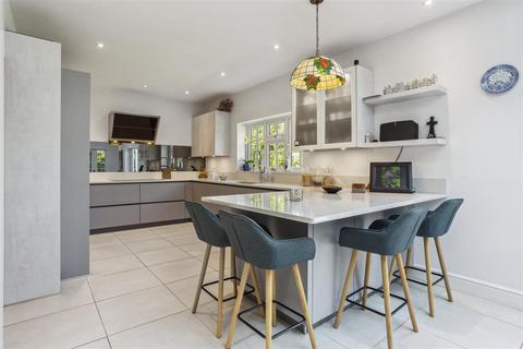 4 bedroom detached house for sale, Wells Lane, Ascot