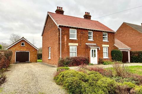 4 bedroom detached house for sale, The Street, Ashwellthorpe