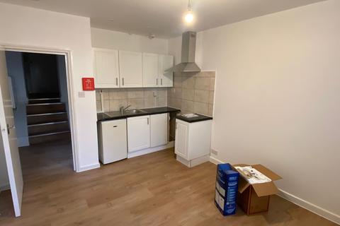 Studio to rent, Loveridge Road, Kilburn London NW6