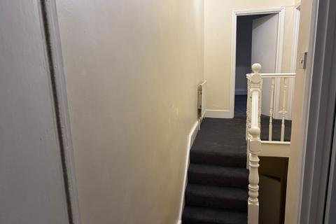 1 bedroom flat to rent, Winchester Road, Edmonton