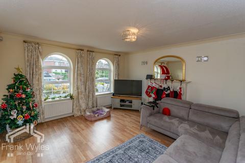 4 bedroom terraced house to rent, Hermitage Way, Lytham St. Annes, Lancashire