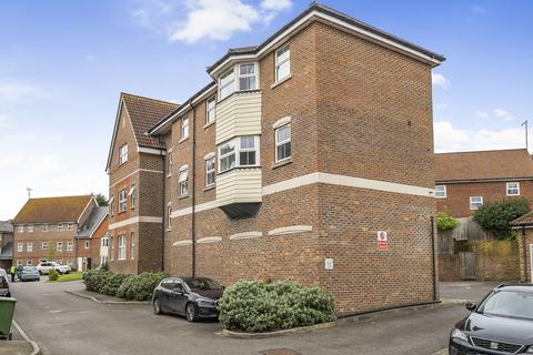 2 bedroom flat for sale, Harwood Close, Codmore Hill, RH20