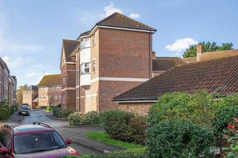 11 Harwood Close, Codmore Hill, Pulborough, RH20 1FL