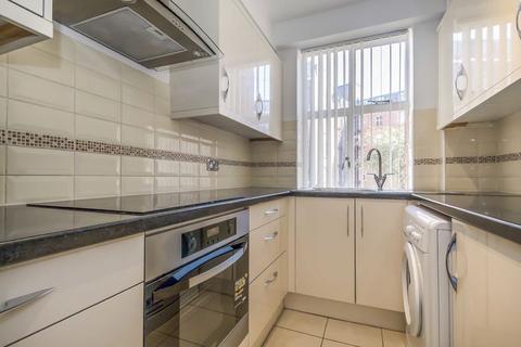 3 bedroom flat for sale, Wellesley Road, London W4