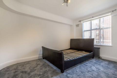 3 bedroom flat for sale, Wellesley Road, London W4