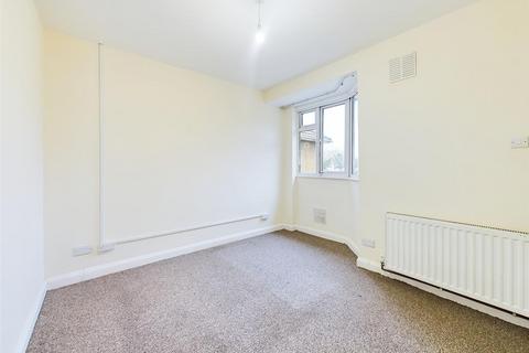 2 bedroom maisonette for sale, Berkeley Close, Middlesex HA4