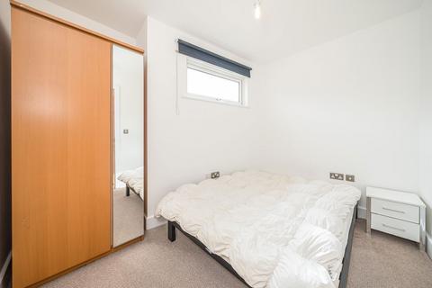 2 bedroom flat to rent, Alscot Road, London SE1