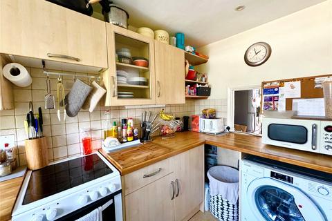 2 bedroom maisonette to rent, Weydon Lane, Farnham, Surrey, GU9