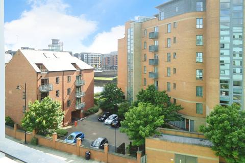 1 bedroom flat to rent, East Street, Leeds, UK, LS9