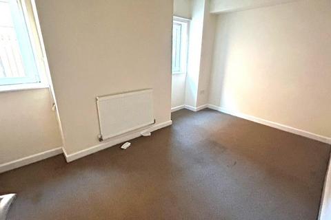 2 bedroom apartment to rent, Liverpool Road, Eccles, Manchester