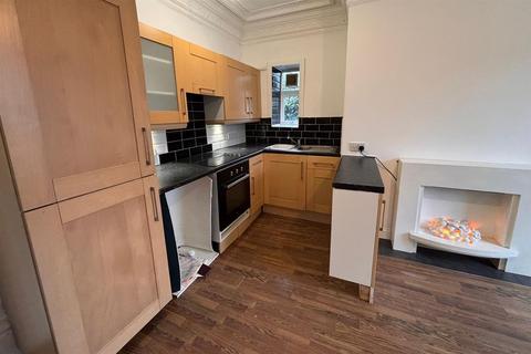 2 bedroom end of terrace house to rent, New Hey Road, Huddersfield, HD3