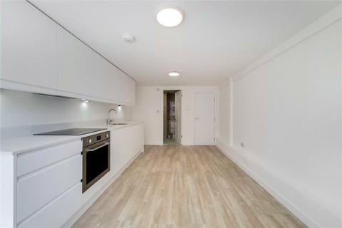 Studio to rent, Finchley Road, London, NW11