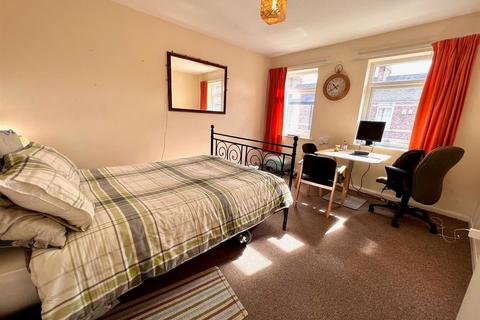 1 bedroom flat to rent, Burton Stone Lane, Burton Stone Lane