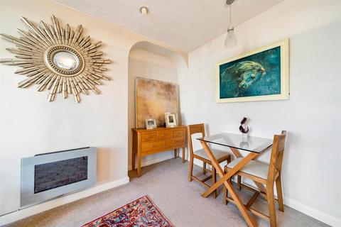 2 bedroom maisonette for sale, Abbott Avenue, Raynes Park SW20