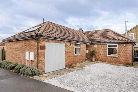 2 bedroom detached bungalow for sale, Tadcaster Road, Dringhouses, York YO24 1LT