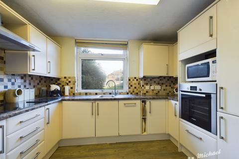 2 bedroom flat for sale, Ridgeway Court, Aylesbury, Buckinghamshire