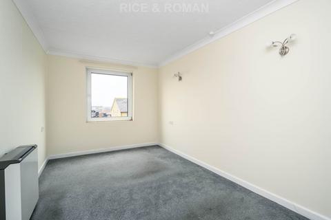 1 bedroom retirement property for sale, Galsworthy Road, Kingston Upon Thames KT2