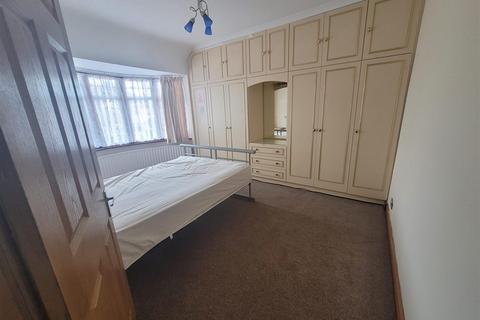 3 bedroom apartment to rent, Lady Margaret Road, Southall