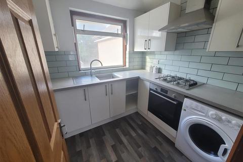 3 bedroom apartment to rent, Lady Margaret Road, Southall