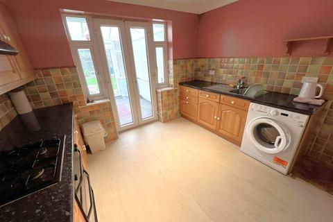 2 bedroom bungalow for sale, St. Johns Avenue, Thornton FY5