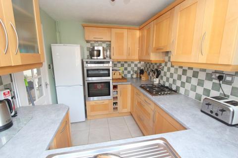 2 bedroom house to rent, Kendal Gardens, Linslade