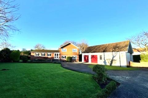 4 bedroom detached house for sale, The Bus House Buttgate Grainthorpe Louth LN11 7HR