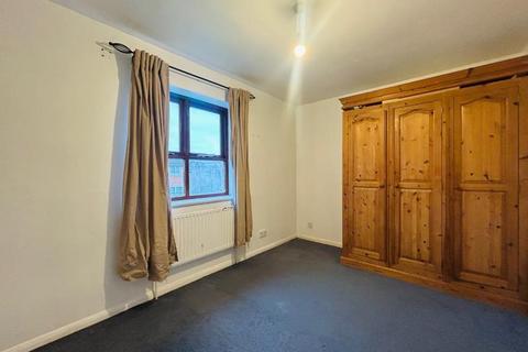 2 bedroom semi-detached house to rent, Douglas Place, Oldbrook