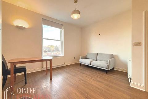 1 bedroom apartment to rent, Kings Avenue, Clapham, SW4