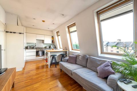 2 bedroom flat for sale, Mitcham Lane, Furzedown, London, SW16