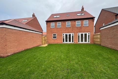 5 bedroom detached house for sale, Summers Road, Hugglescote, LE67