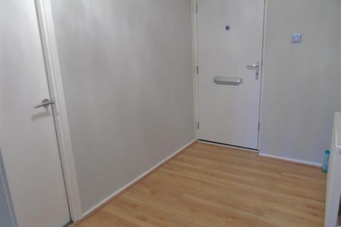 2 bedroom flat to rent, Chelsea Lea, Liverpool L9