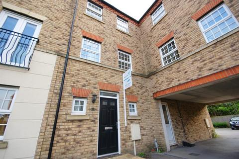 2 bedroom townhouse to rent, Squirrel Chase, Witham St Hughs