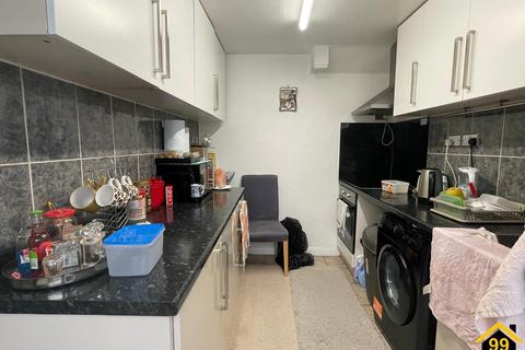 19 Scots Close, Staines-upon-thames, TW19 7RY