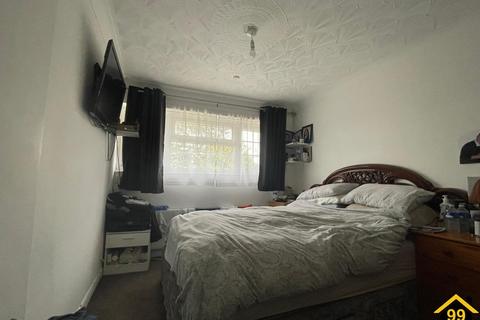 19 Scots Close, Staines-upon-thames, TW19 7RY