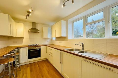 2 bedroom apartment to rent, Station Parade, Virginia Water GU25