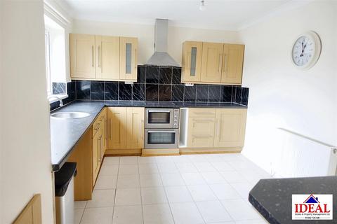 3 bedroom end of terrace house for sale, Norbreck Road, Askern, Doncaster