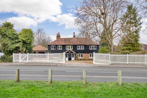 4 bedroom detached house for sale, Wrotham Road, Meopham, Gravesend, Kent, DA13