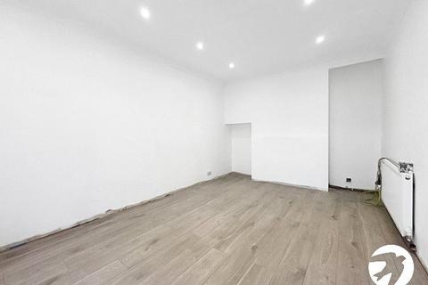 3 bedroom end of terrace house to rent, Aberford Gardens, London, SE18