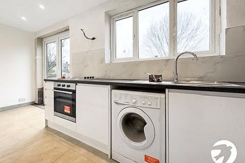 3 bedroom end of terrace house to rent, Aberford Gardens, London, SE18