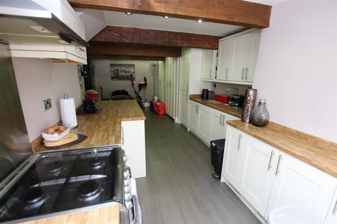 2 bedroom cottage to rent, Garth Fold, Idle