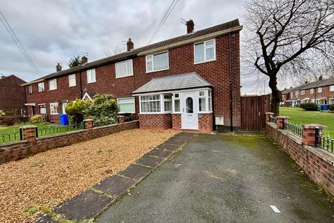 3 bedroom detached house to rent, Ripon Avenue, Manchester M45