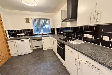 3 bedroom detached house to rent, Ripon Avenue, Manchester M45