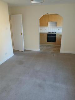 2 bedroom apartment to rent, Friarscroft Way, Aylesbury HP20