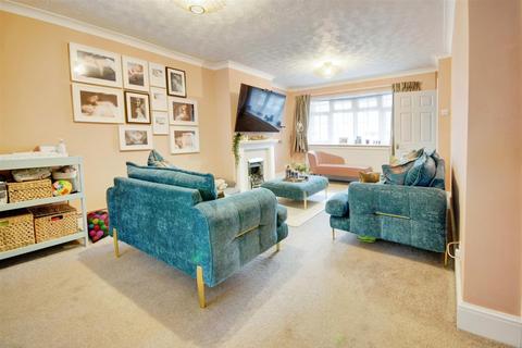 36 Curtis Road, Hemel Hempstead, HP3 8LE