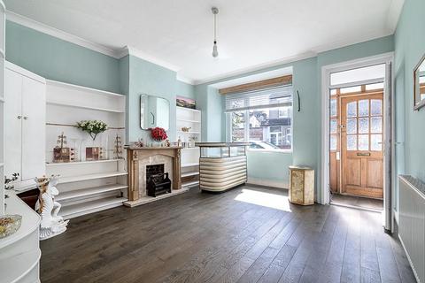 2 bedroom terraced house for sale, North Avenue, London