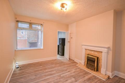 2 bedroom flat to rent, Bavington Drive, Fenham