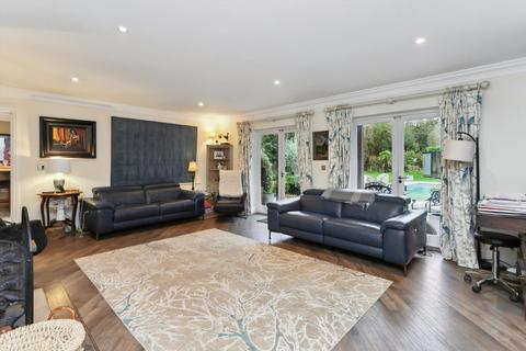 Pointers Road, Cobham, Surrey, KT11