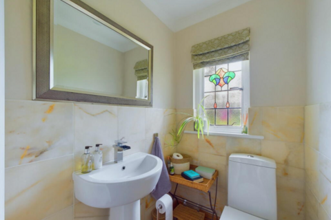 15 Second Avenue, Worthing, BN14 9NX