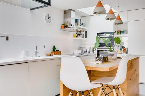 24 Reckitt Road, London, W4 2BT