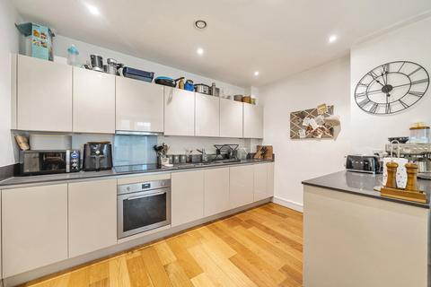 2 bedroom apartment for sale, Fairbourne Road, London